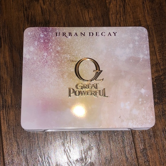 Urban Decay Other - Urban decay oz great powerful Glinda palette